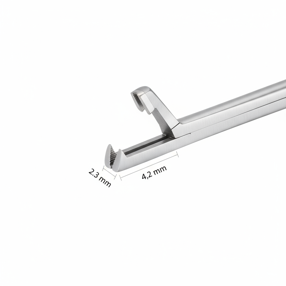 Close-up of forceps jaw tips