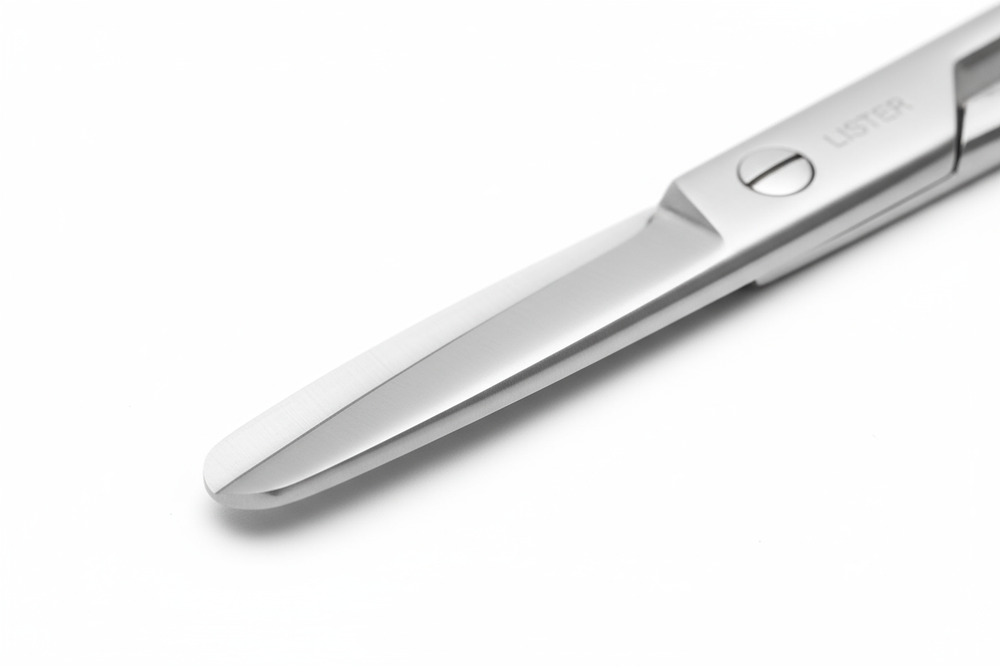 Close-up of safety blunt tip