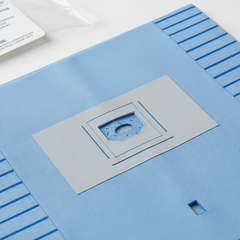 Close-up of incise aperture