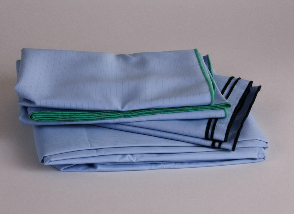 Color-coded pearl stitched edge detail