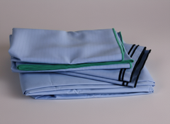 Color-coded pearl stitched edge detail