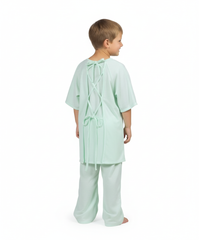 Back view showing tie closures