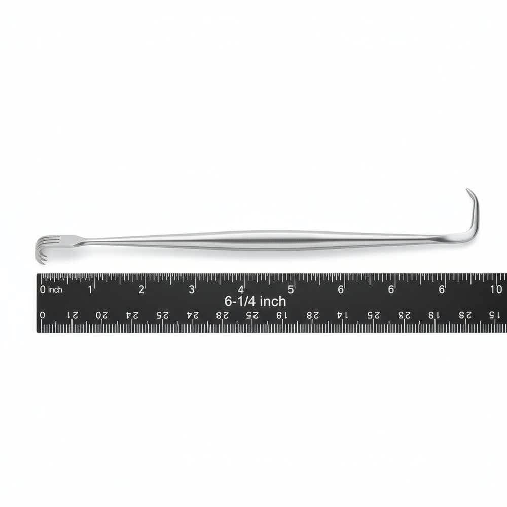 Retractor with measurement ruler