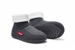 Three-quarter angle view