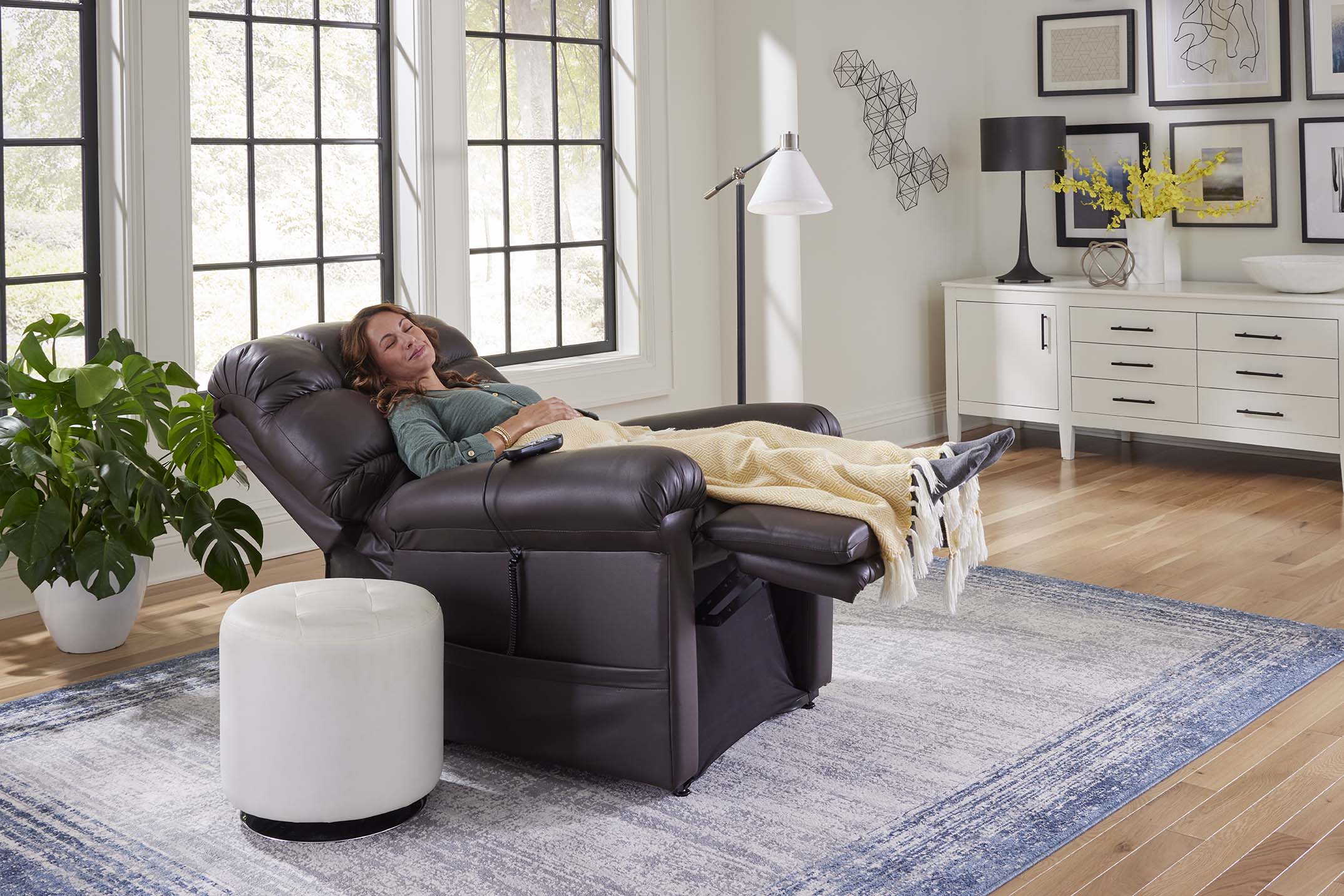 Cloud PR-510 MaxiComfort Power Lift Recliner - Infinite Position Medical Chair - Doorbuster Special