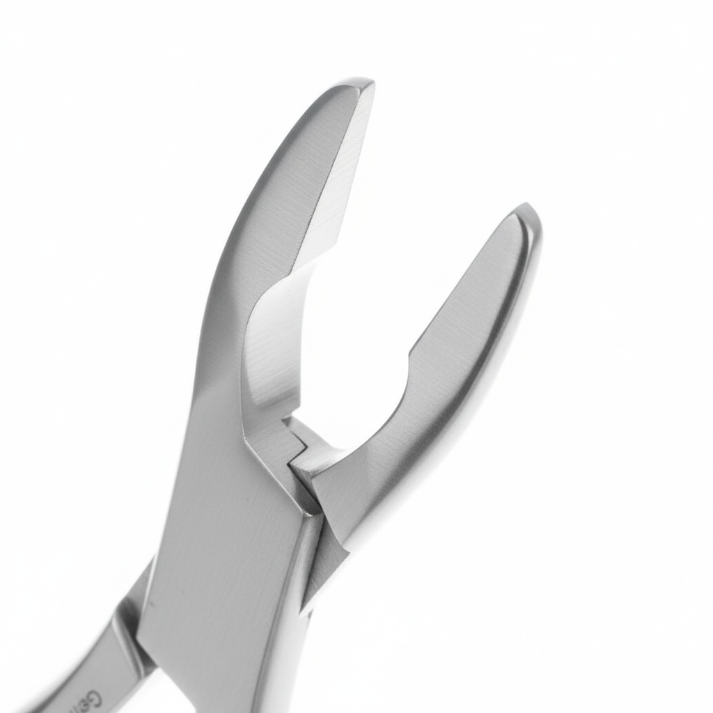 Close-up of Scoop-Shaped Cutting Jaws