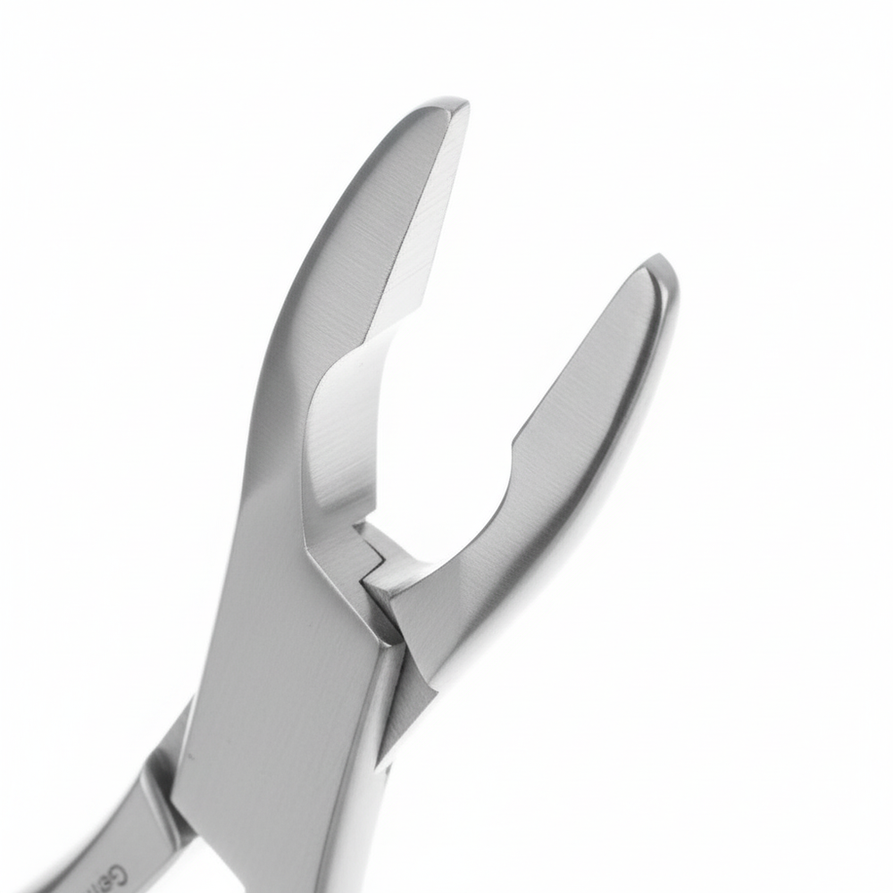 Close-up of Scoop-Shaped Cutting Jaws