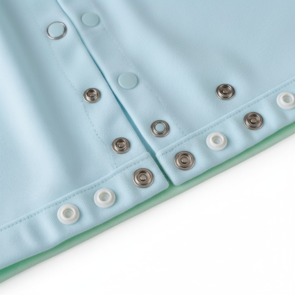 Bottom snap closures