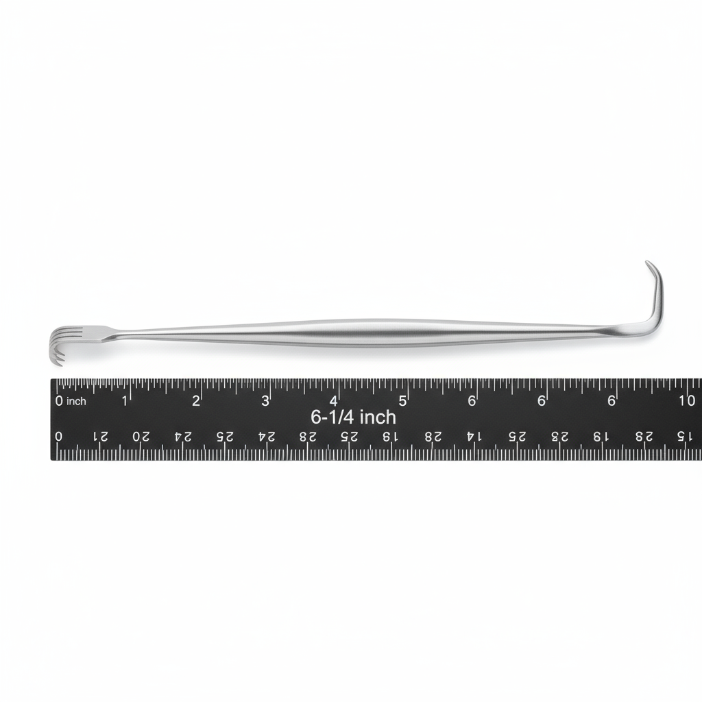 Retractor with measurement ruler